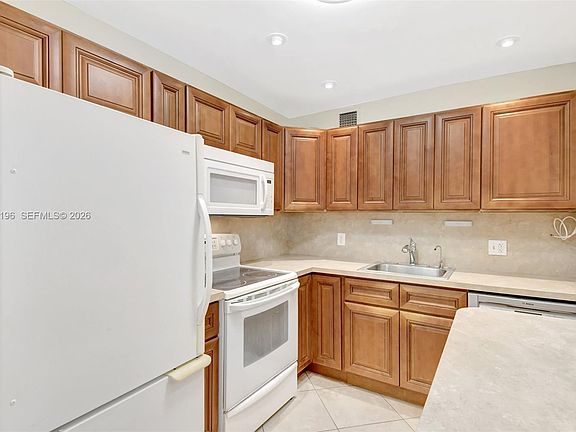 4th image of 13475 SW 9th St APT 413A