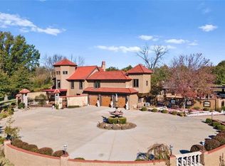 5401 Phelps Rd, Kansas City, MO 64136