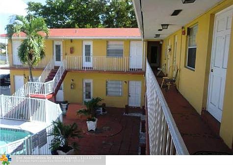 3rd image of 1830 Sheridan St