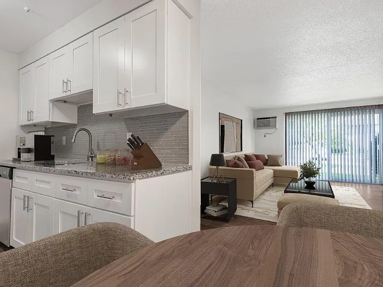 Crossroads Apartment and Townhomes — Photo 2