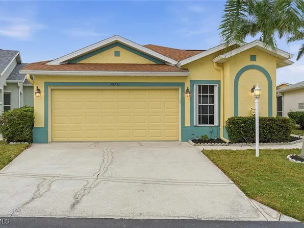 10711 Maui Cir, Estero, FL 33928