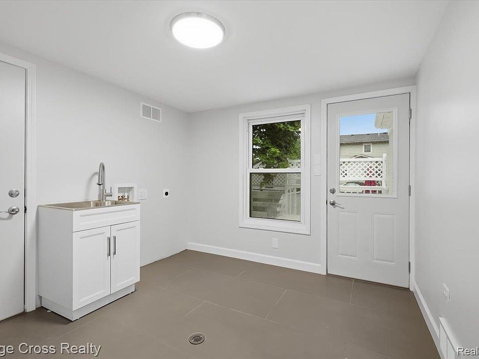 1790 Humphrey Ave, photo 30
