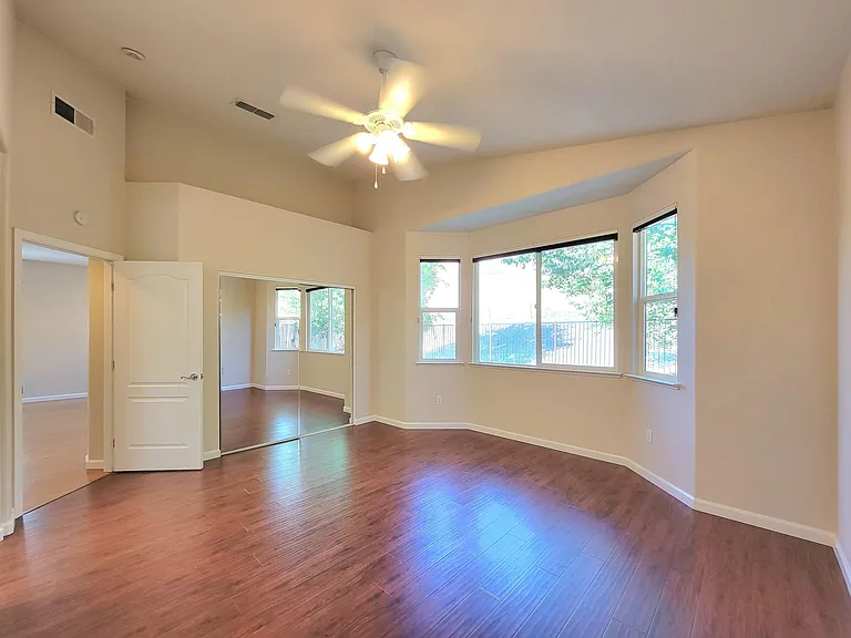 432 Lone Spur Dr — Photo 11