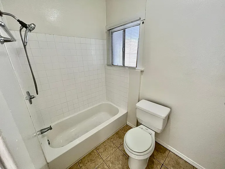 1519 Obispo Ave #14 — Photo 7