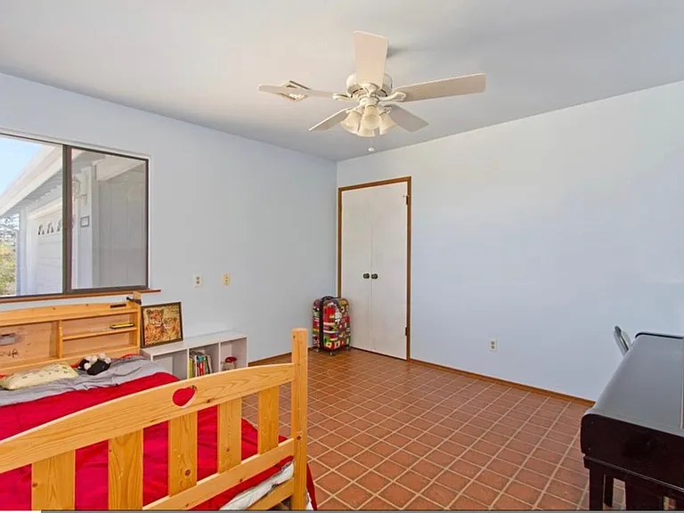 1776 E Alvarado St — Photo 14