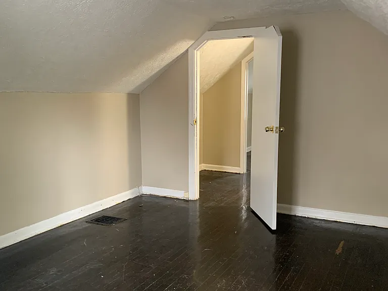 546 Butler Ave — Photo 35
