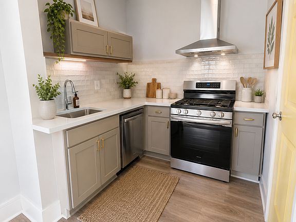 2nd image of 265-267 Humphrey St #5