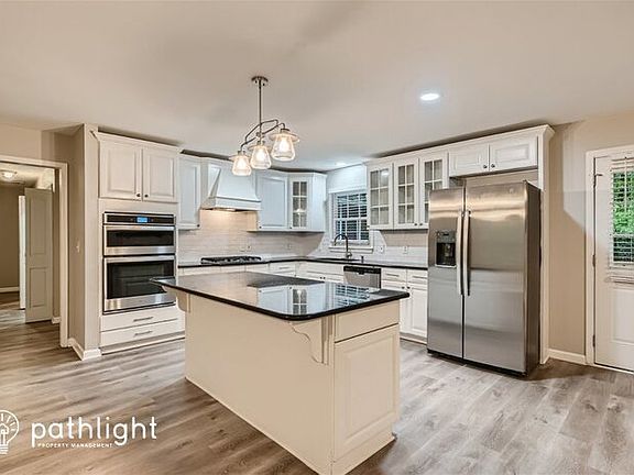 4th image of 951 Hickory View Ct NW