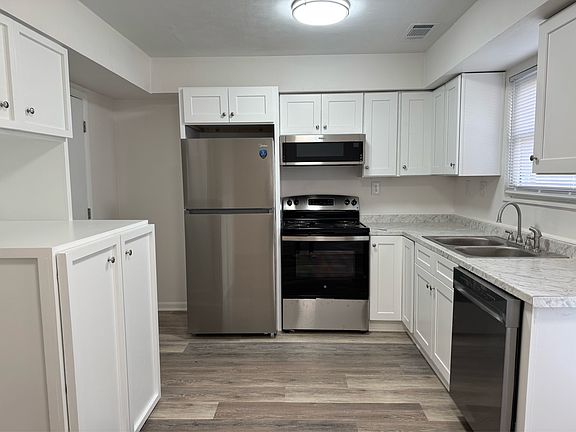 2nd image of 613 2nd St APT 12