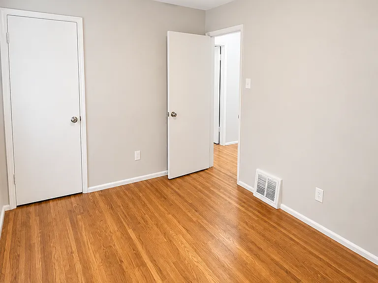 10300 Dudley Dr — Photo 18