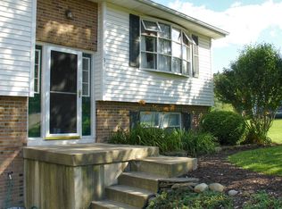 31 Green Meadow Ln, Binghamton, NY 13901