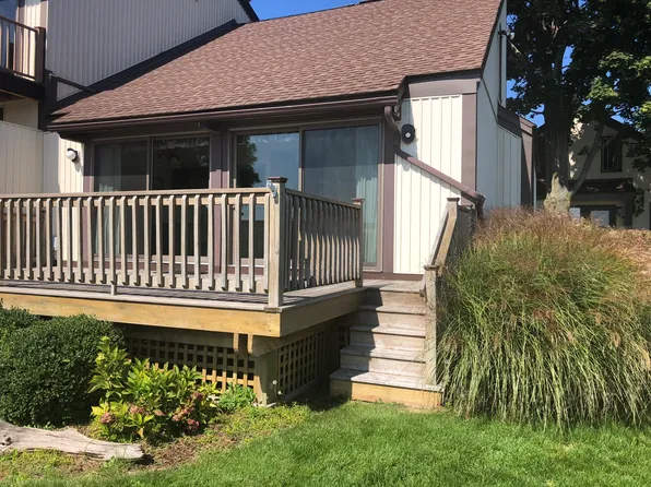 570 Wind Drift Ln, Spring Lake, MI 49456