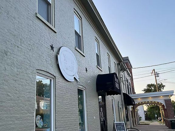 3rd image of 100 W High St