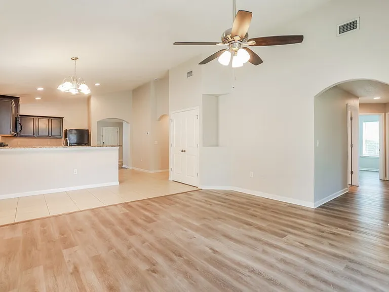 3315 Hidden Meadows Ct — Photo 8