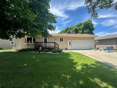1st image of 1705 Riverview Dr