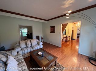6001 River Forest Dr, Manassas, VA 20112
