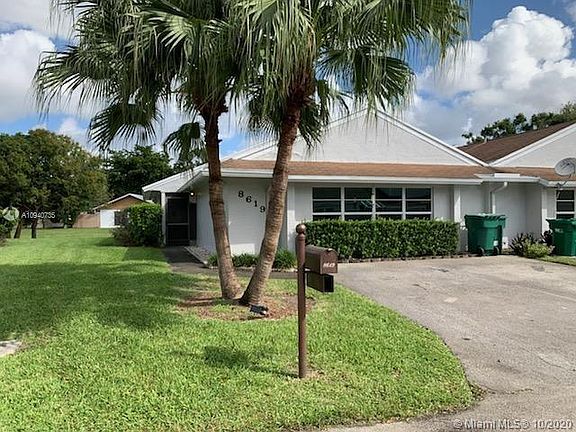 2nd image of 8619 Bridle Path Ct
