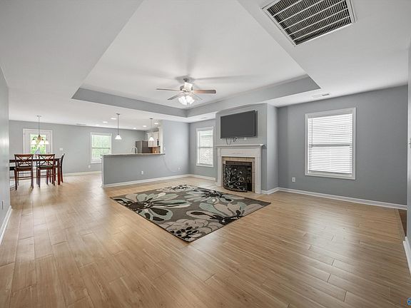3rd image of 156 Gardengate Dr