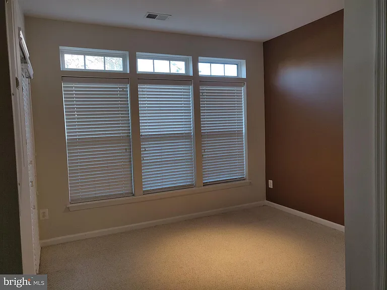4638 Odessa Dr — Photo 18