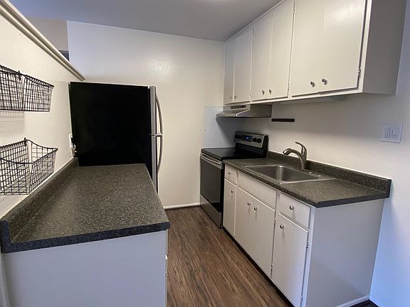 5th image of 245 E Market St APT 233