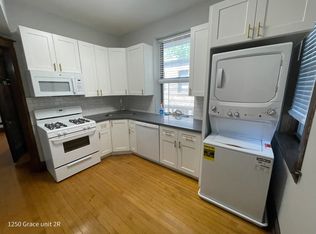 1250 W. Grace St., Chicago, IL 60613