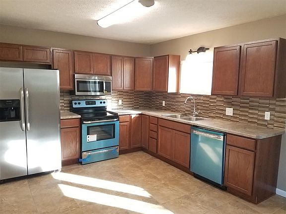 5th image of 3011 Avenue E