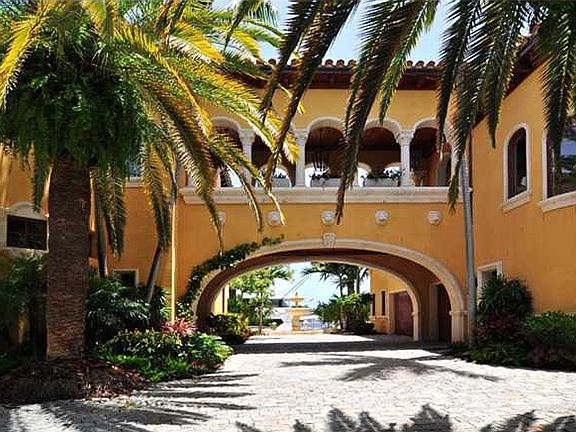 3rd image of 12 Isla Bahia Dr