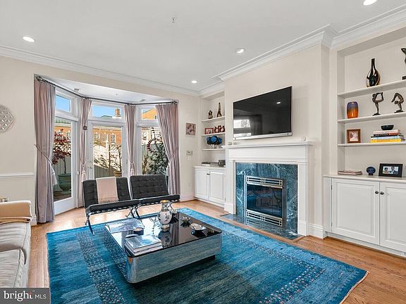 5th image of 120 N Columbus St