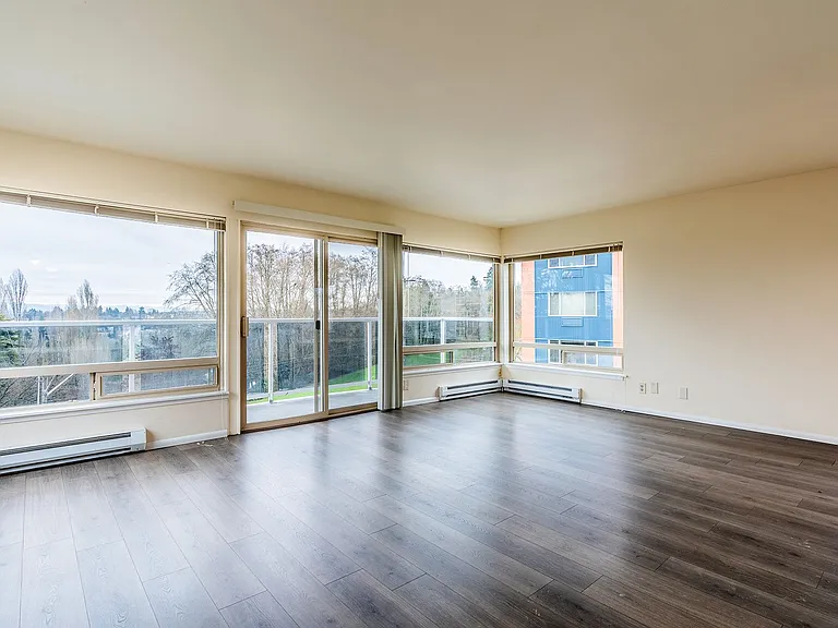 Fairway Apartments — Photo 12