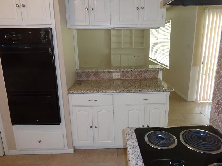 2735 Manila Ln — Photo 10