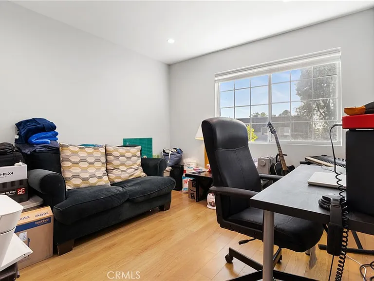 19124 Hamlin St #5 — Photo 16
