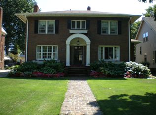 1043 Wilbert Rd, Lakewood, OH 44107