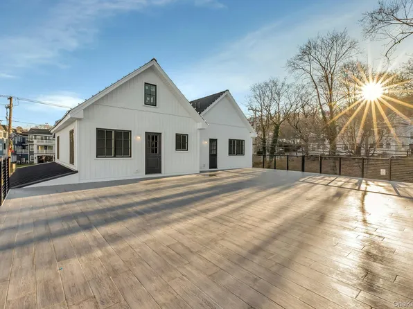 156 W Broadway #3, Pt Jefferson, NY 11777