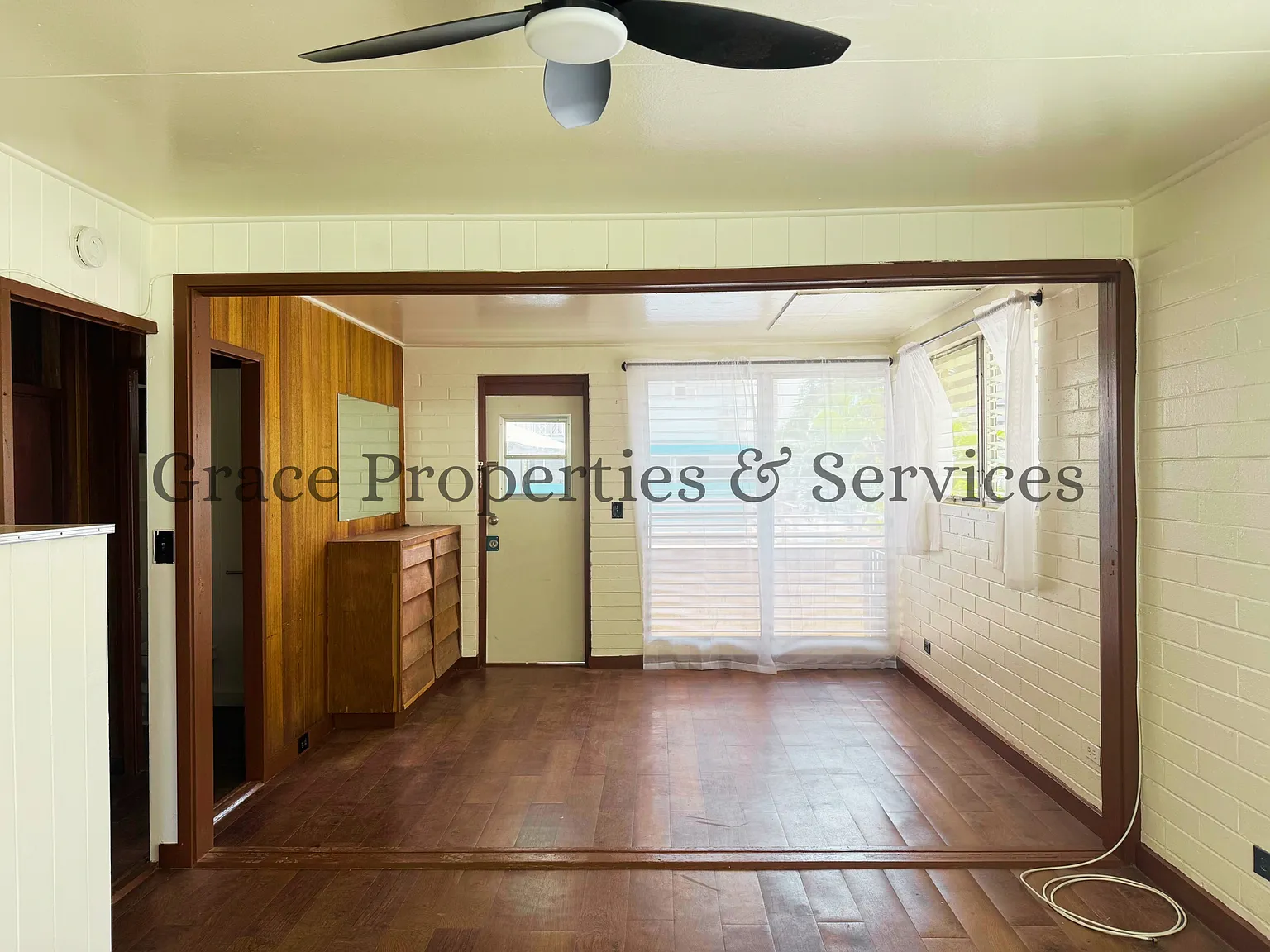 2212 Aloha Dr — Photo 2