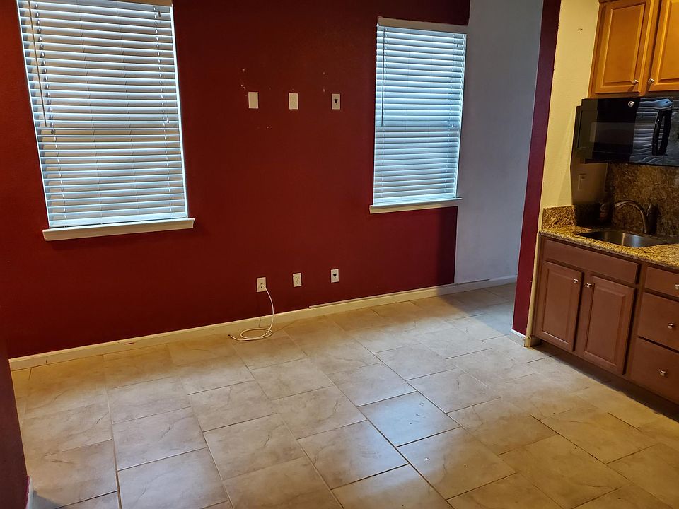1st image of 9540 Ballinger Dr #B