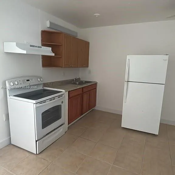 8450 NE Miami Ct #4 — Photo 8