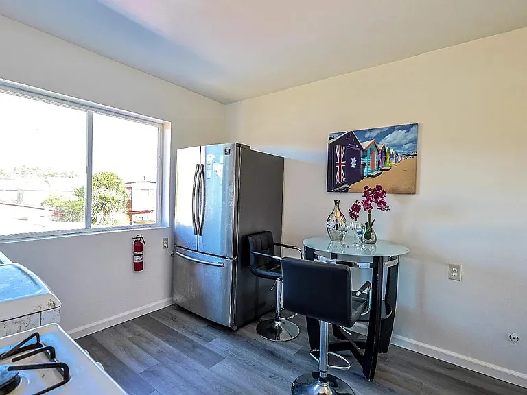 2911 California St #2 — Photo 8