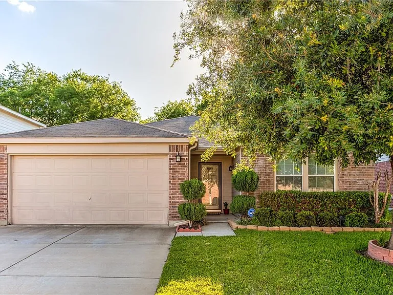 9221 Goldenview Dr — Photo 1