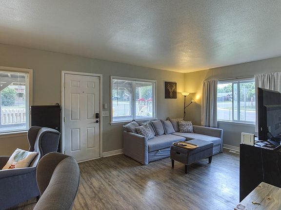 4th image of 3737 W Cedar Ave