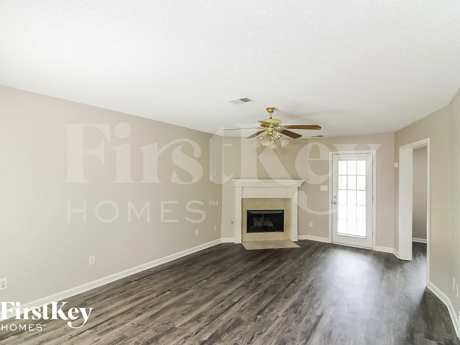 4 bed, 2.5 bath, 2057 sqft, $2,145 — Photo 2