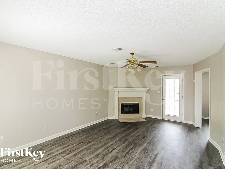 11626 Millwind Dr — Photo 2