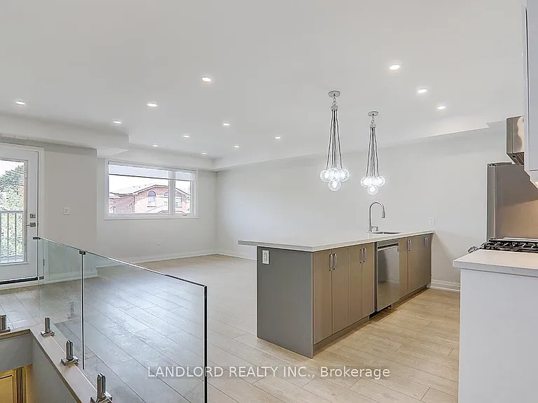 115 Livingstone Ave #UPPER — Photo 8
