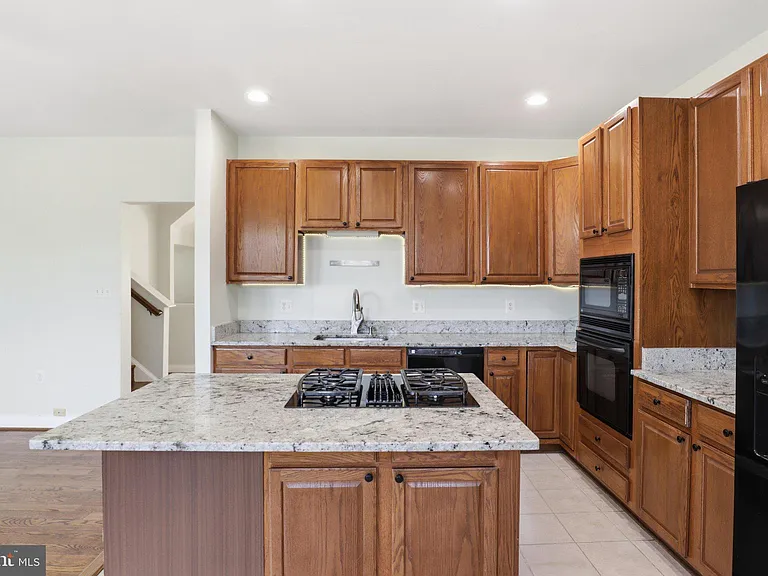 915 Buttonwood Ter NE — Photo 21