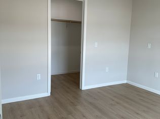 379 S 20th St #R2, Newark, NJ 07103