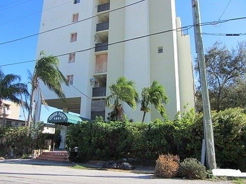 4th image of 1531 NW 16th Ave APT 104