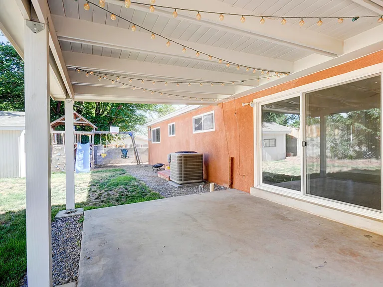 1316 Espejo St NE — Photo 30