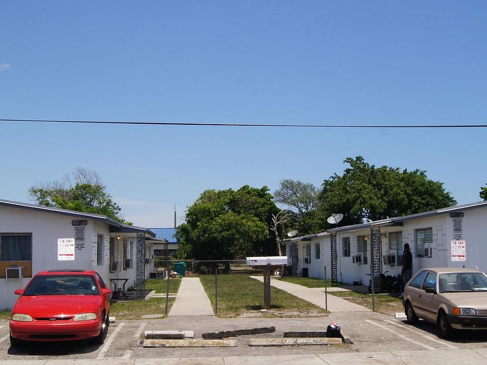 1st image of 121 NW 10th Ave APT B
