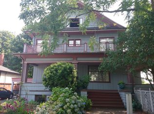 1406 Orange Pl N, Seattle, WA 98109