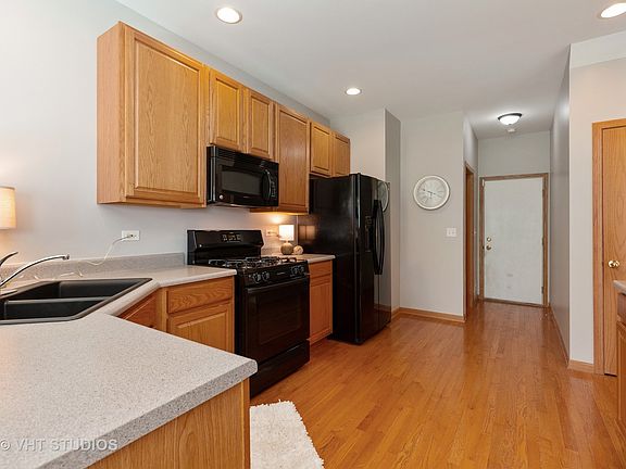 5th image of 285 Thornwood Way Unit C