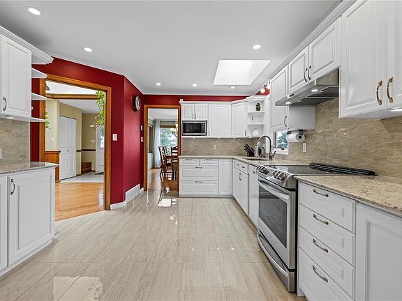 4th image of 5213 Fillinger Cres